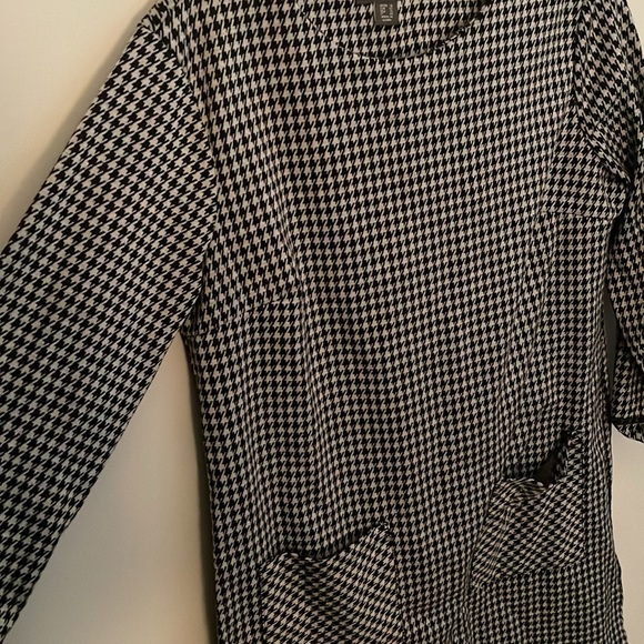 Patterned Dress - Picture 2 of 3